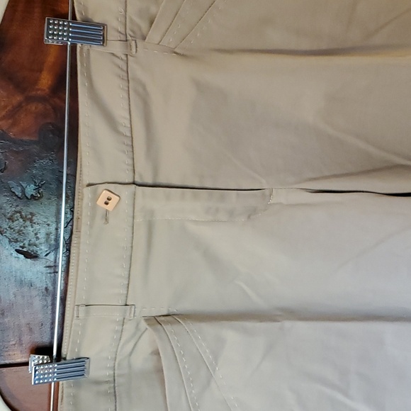 Tribal womens sz 10 Bermuda length shorts, great material, tan - Picture 9 of 14